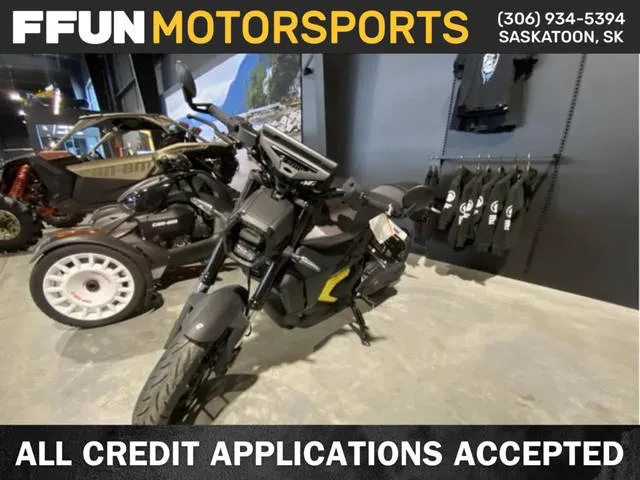 2025 Can-Am® Pulse Carbon Black — front three-quarter view