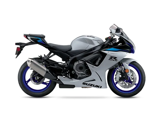 2026 Suzuki GSX-R600 — front three-quarter view