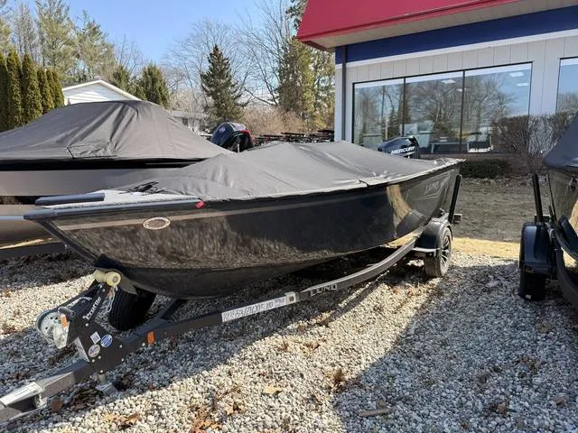 2026 Lund 1650 Rebel XL SS — front three-quarter view