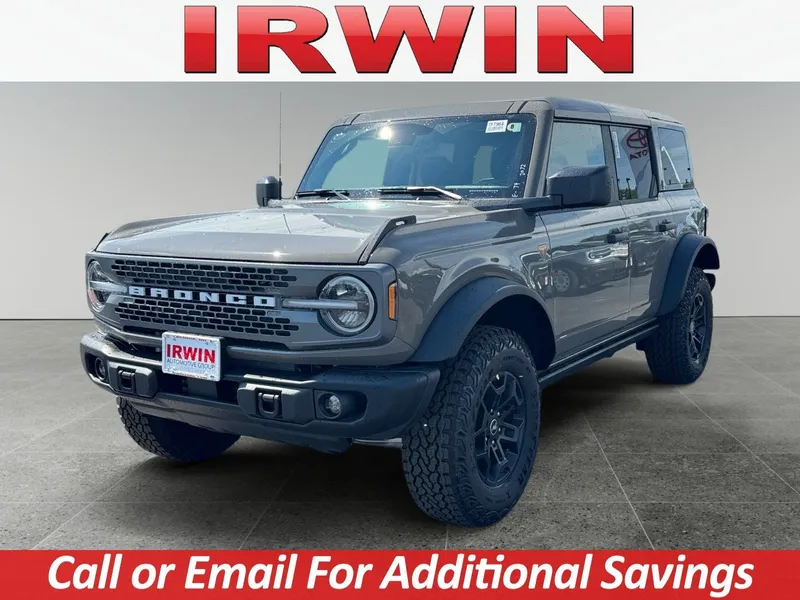 2026 Ford Bronco Badlands in Gray — front three-quarter view