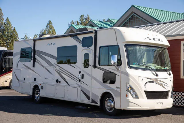 2018 Thor Motor Coach A.C.E. 30.4 — front three-quarter view