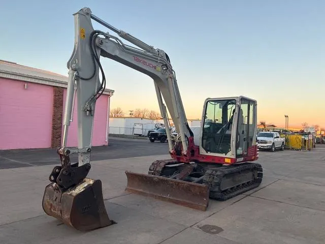 2015 Takeuchi TB290 — front three-quarter view