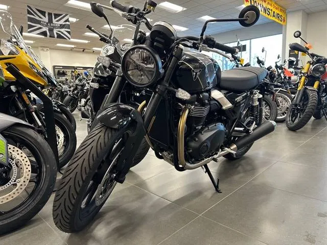 2026 Triumph SPEED TWIN — front three-quarter view