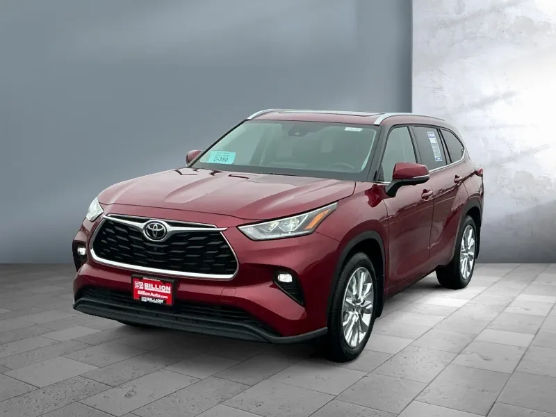 2023 Toyota Highlander — front three-quarter view