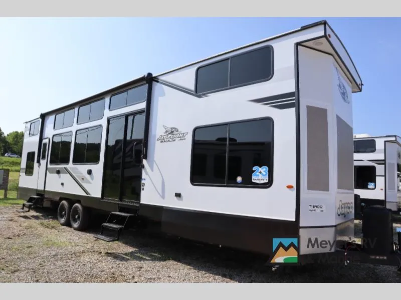 2026 Jayco Jay Flight Bungalow Jayloft — front three-quarter view
