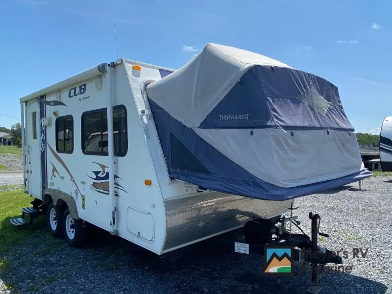 2009 Dutchmen RV Cub 185 — front three-quarter view