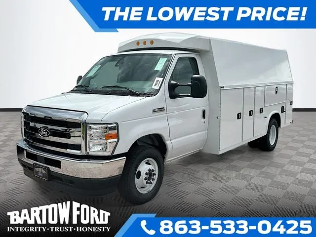 2026 Ford E-350SD Base KNAPHEIDE KUV in Oxford White — front three-quarter view