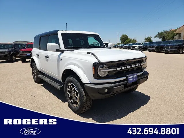 2026 Ford Bronco Outer Banks in Oxford White — front three-quarter view