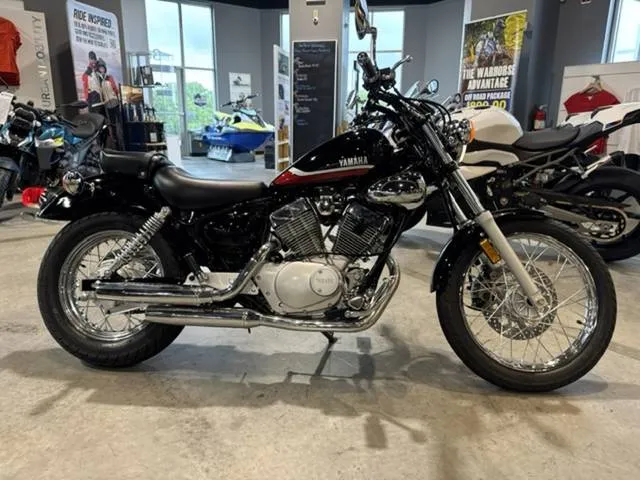 2026 Yamaha V Star 250 — front three-quarter view