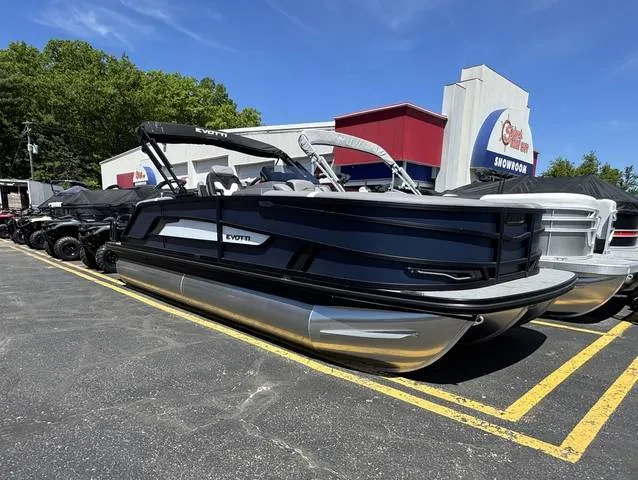 2026 Evotti 721QL — front three-quarter view