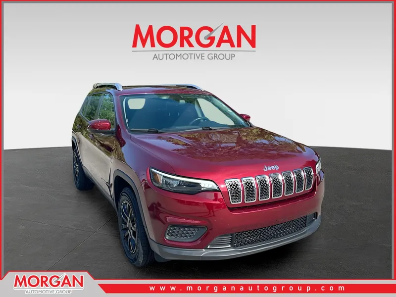 2020 Jeep Cherokee Latitude in Red — front three-quarter view