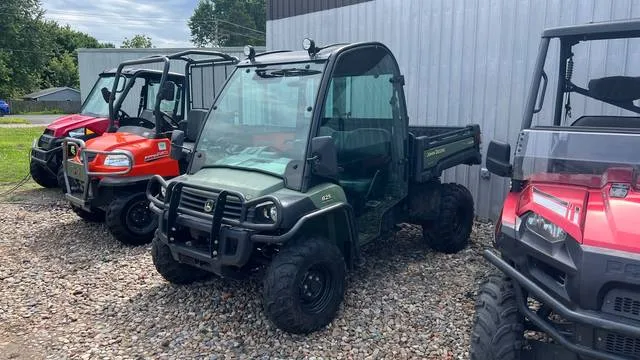 2016 John Deere 825i — front three-quarter view