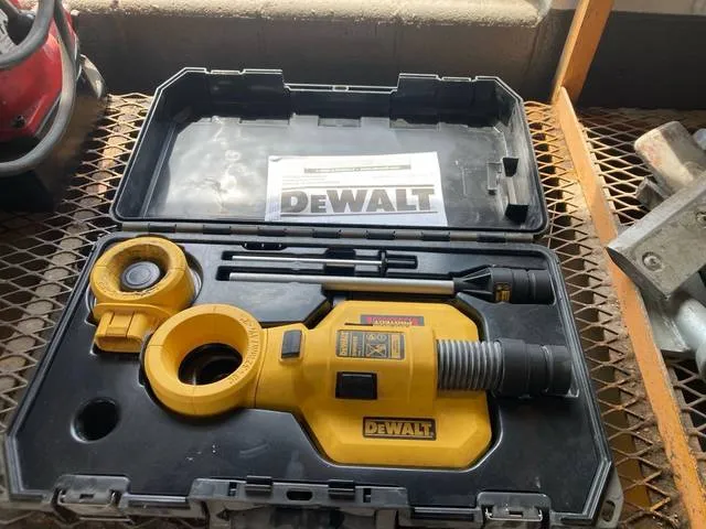 2018 DeWalt DWH050K — front three-quarter view
