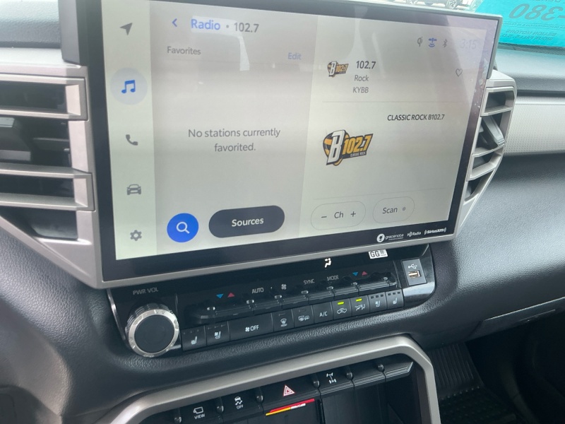 2024 Toyota Tundra 4WD — photo 11 view