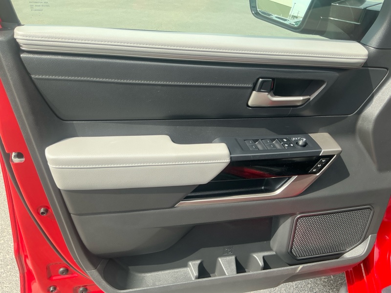 2024 Toyota Tundra 4WD — photo 15 view