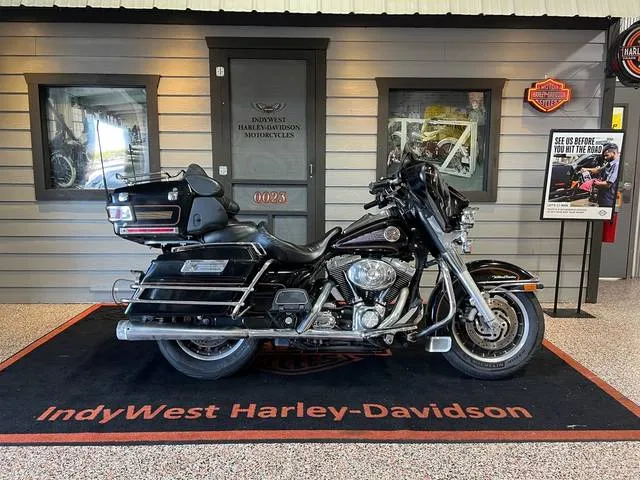 2002 Harley-Davidson® FLHTCUI - Electra Glide® Ultra Classic® Injection — front three-quarter view