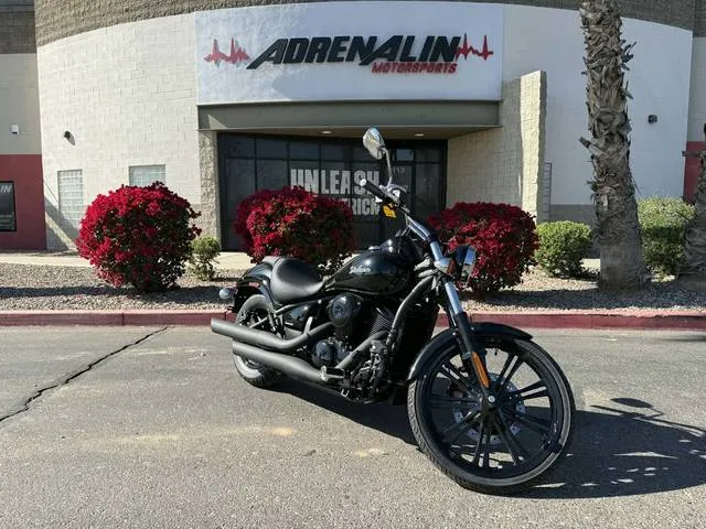 2026 Kawasaki Vulcan® 900 Custom — front three-quarter view