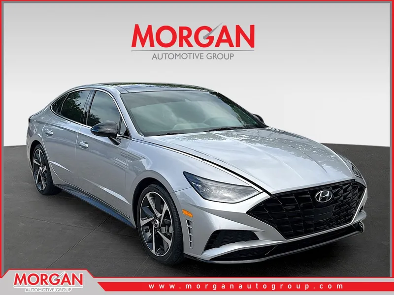 2023 Hyundai Sonata SEL Plus in Curated Silver — front three-quarter view
