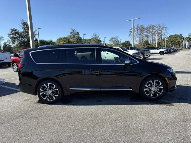 2026 Chrysler Pacifica Pinnacle in Diamond Black Crystal Pearlcoat — front three-quarter view