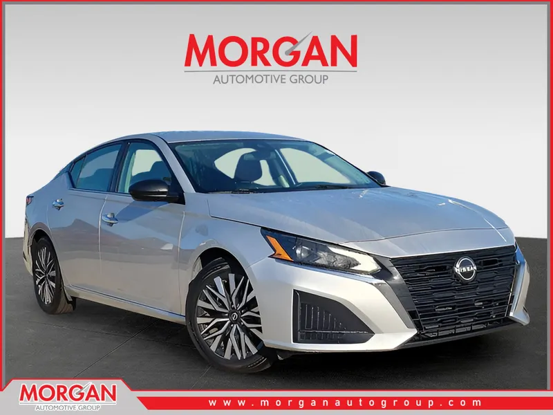 2024 Nissan Altima 2.5 SV in Brilliant Silver Metallic — front three-quarter view