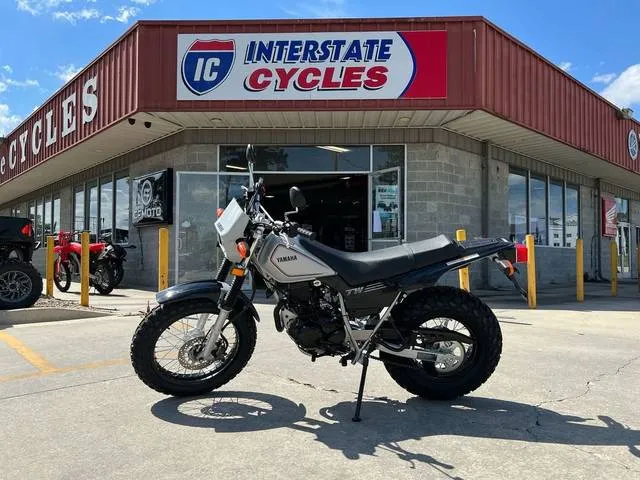 2026 Yamaha TW200 — front three-quarter view