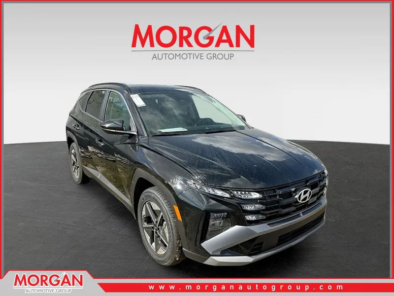 2026 Hyundai TUCSON SEL in Phantom Black — front three-quarter view