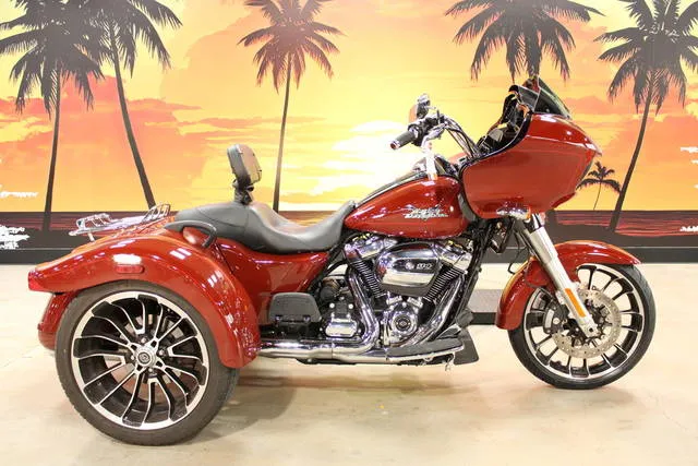 2024 Harley-Davidson® FLTRT - Road Glide® 3 — front three-quarter view