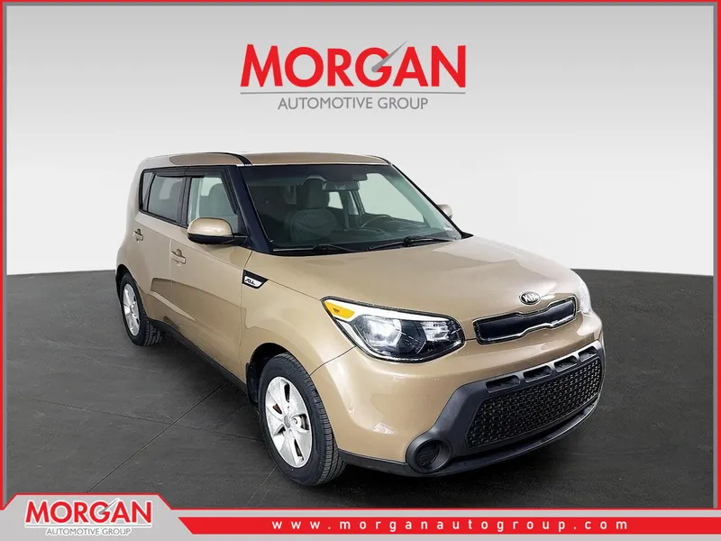 2016 Kia Soul Base in Brown — front three-quarter view