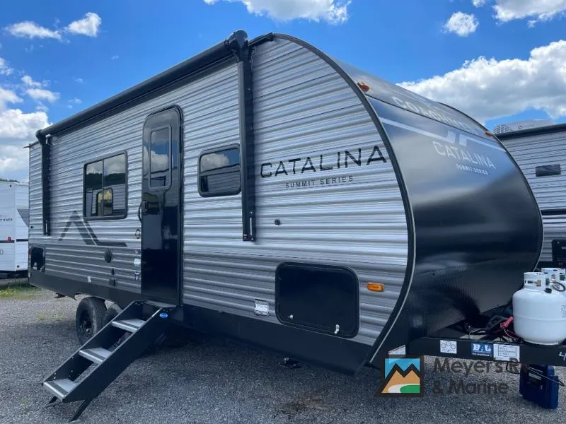 2027 Coachmen RV Catalina Summit Series 8 211BH — front three-quarter view