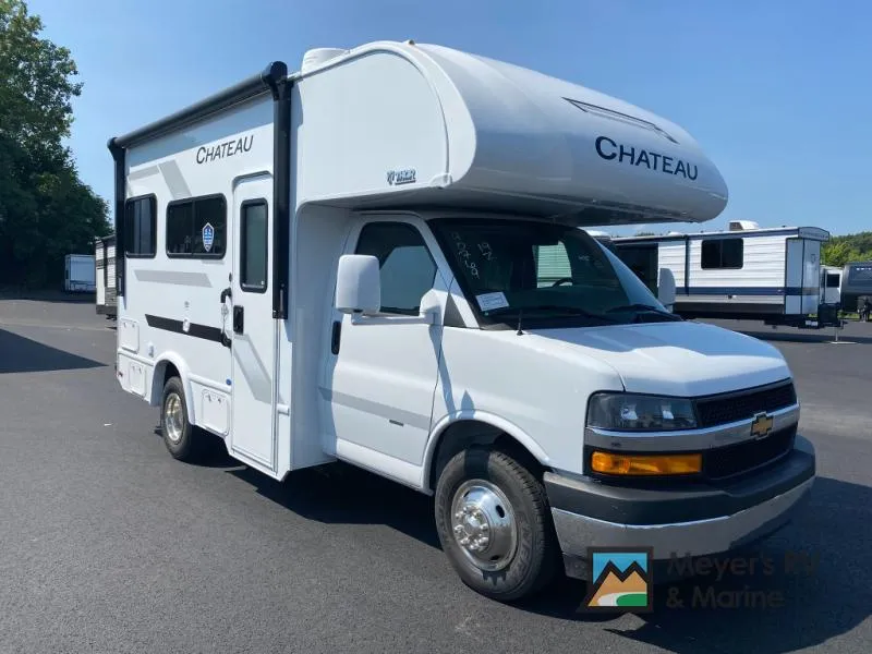 2026 Thor Motor Coach Chateau 19Z — front three-quarter view