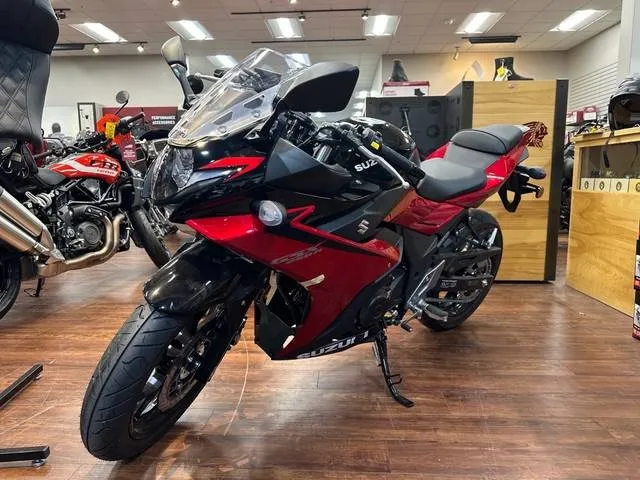 2025 Suzuki GSX250R — front three-quarter view
