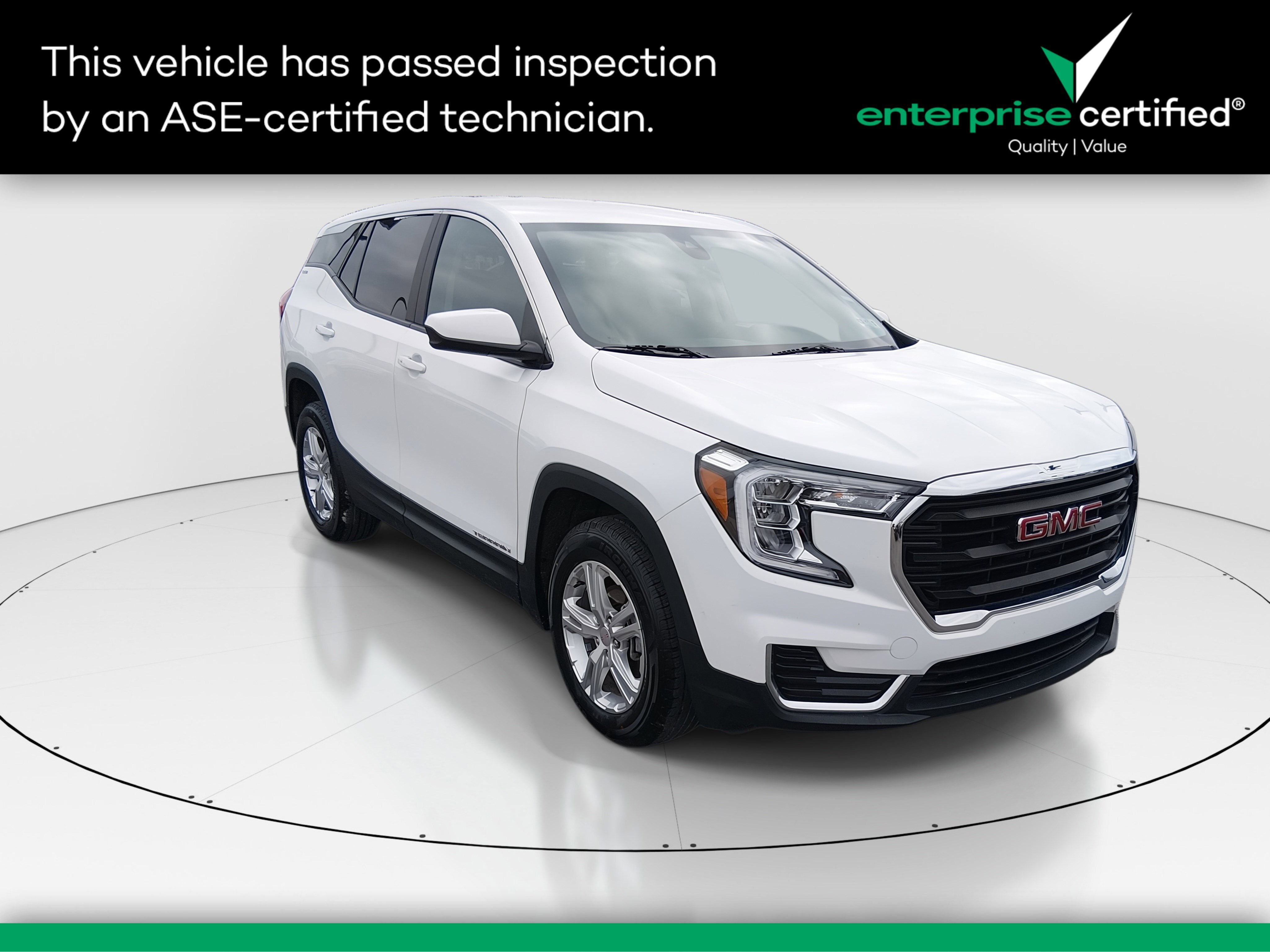 2024 GMC Terrain FWD 4dr SLE — front three-quarter view