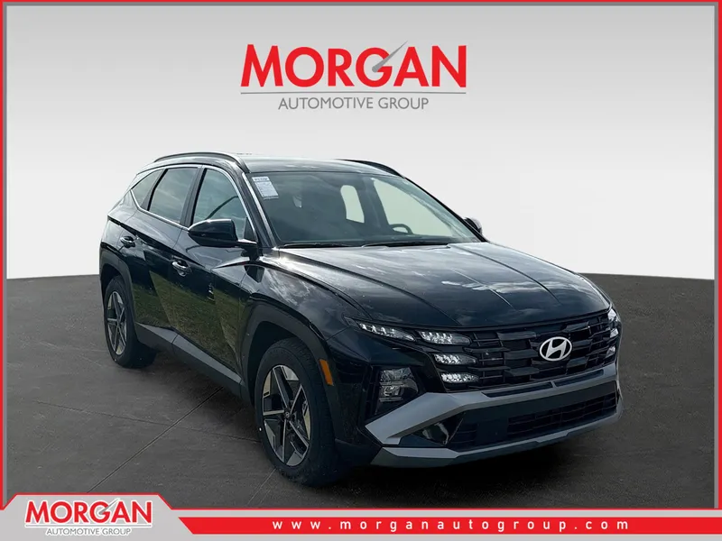 2026 Hyundai TUCSON SEL in Phantom Black — front three-quarter view