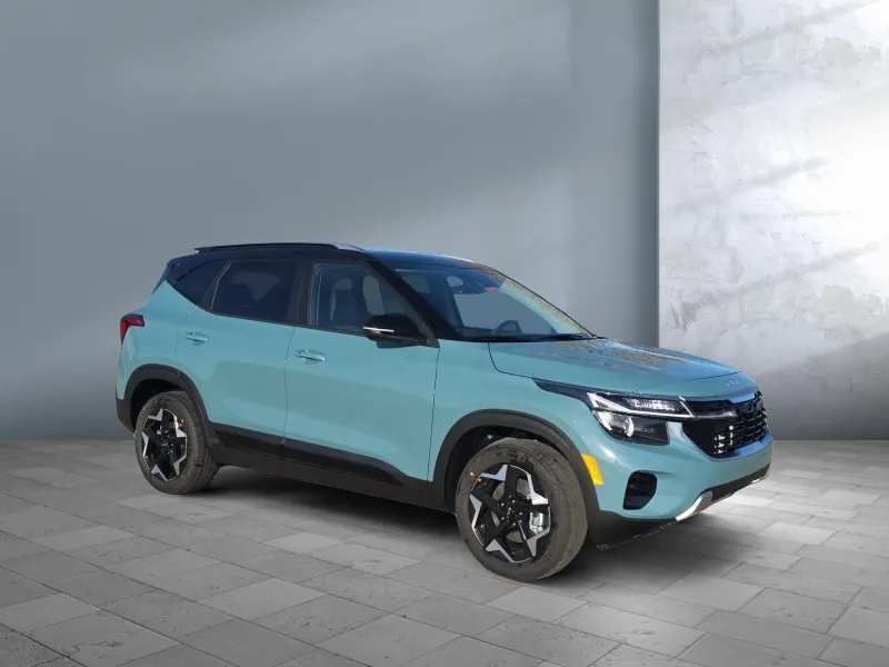 2026 Kia Seltos — front three-quarter view