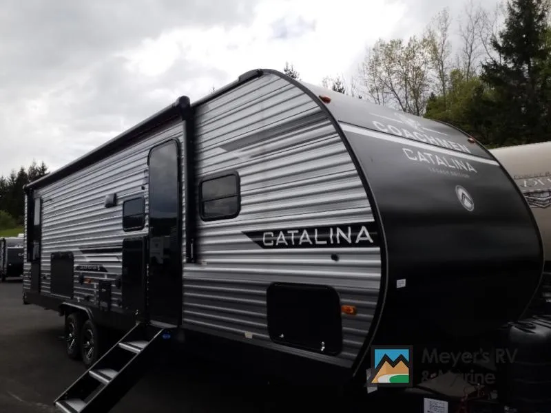 2026 Coachmen RV Catalina Legacy Edition 273DBHCK — front three-quarter view
