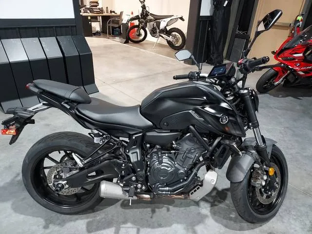 2023 Yamaha MT-07 — front three-quarter view