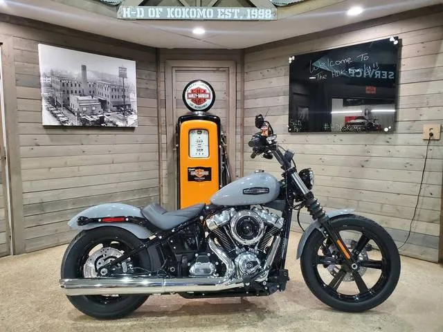 2026 Harley-Davidson® FXBB - Street Bob® — front three-quarter view