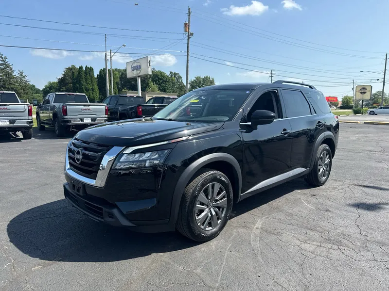 2025 Nissan Pathfinder SV 4WD in Black — front three-quarter view
