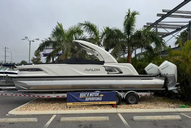 2026 Avalon Excalibur - 27' — front three-quarter view