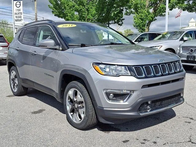 2021 Jeep Compass Limited 4x4 in Billet Silver Metallic Clearcoat — front three-quarter view