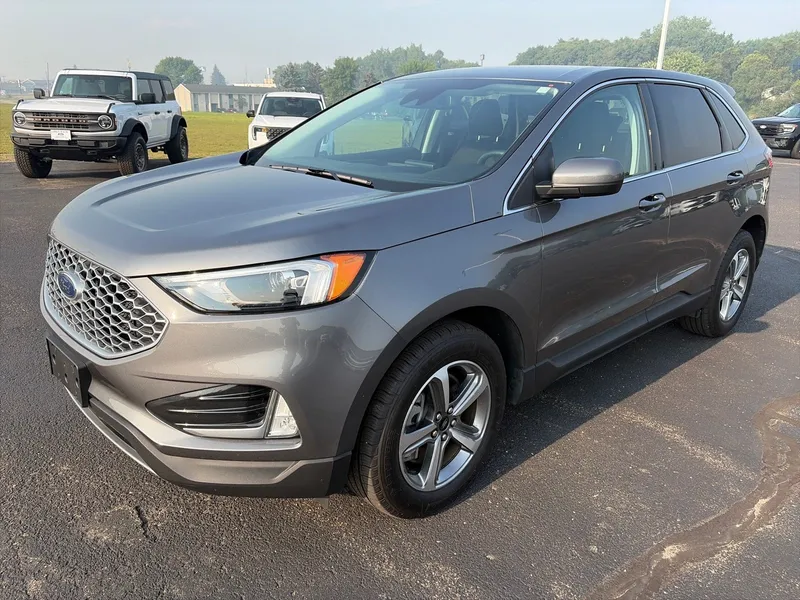 2024 Ford Edge SEL AWD in Carbonized Gray Metallic — front three-quarter view