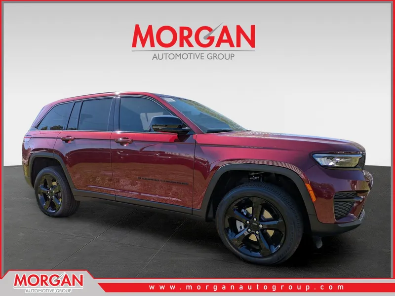 2025 Jeep Grand Cherokee Altitude in Red — front three-quarter view