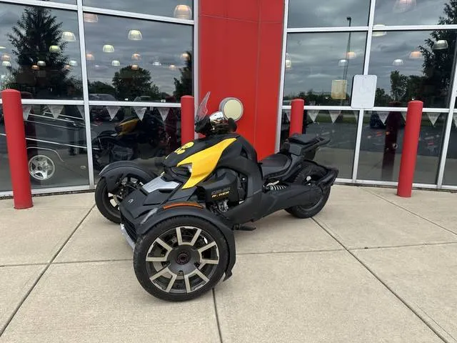 2019 Can-Am® Ryker 900 ACE™ — front three-quarter view