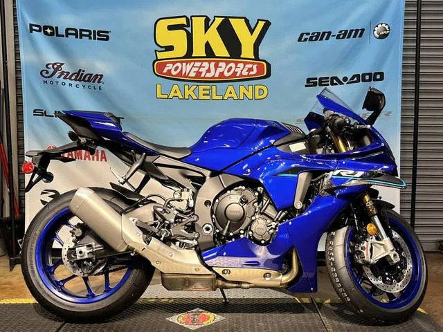 2026 Yamaha YZF-R1 — front three-quarter view