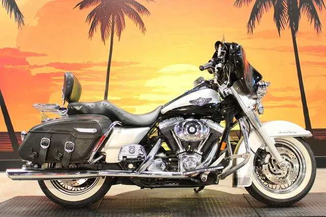 2003 Harley-Davidson® FLHRCI — front three-quarter view