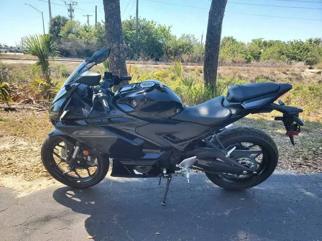 2026 Yamaha YZF-R3 — front three-quarter view