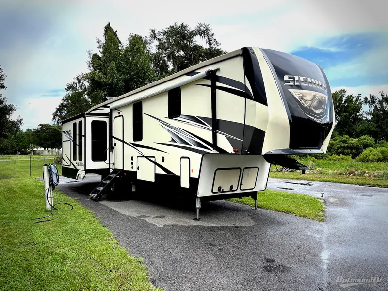 2018 Forest River Sierra — front three-quarter view