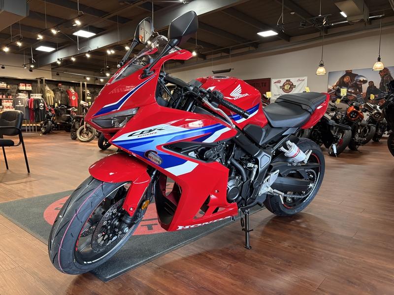 2025 Honda CBR650R E-Clutch