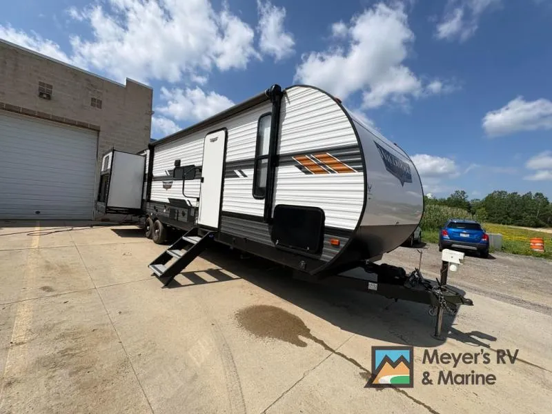 2021 Forest River RV Wildwood 31KQBTS — front three-quarter view
