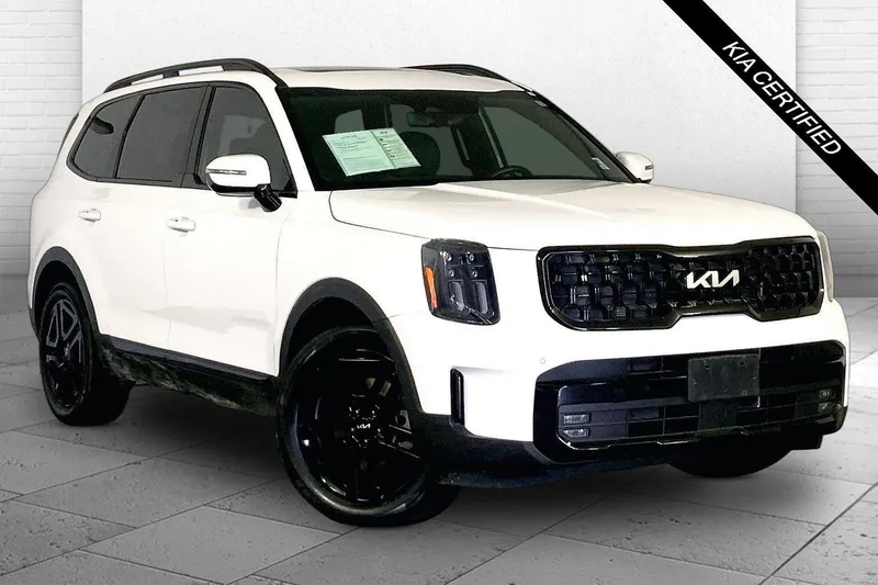 2024 Kia Telluride SX-Prestige X-Line in Glacial White Pearl — front three-quarter view